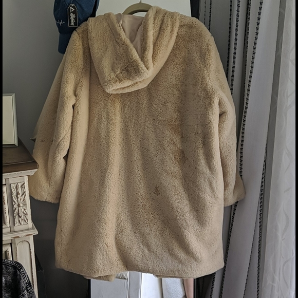 Fur Jacket - Picture 6 of 6